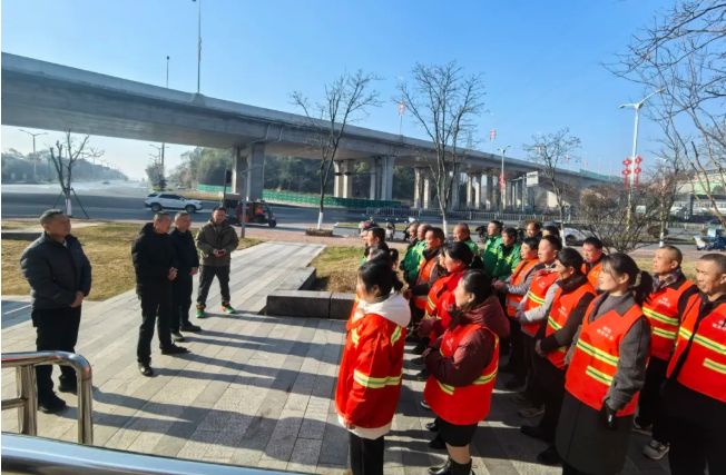 王輝德、余良光分別走訪(fǎng)慰問(wèn)一線(xiàn)干部職工并檢查安全生產(chǎn)工作